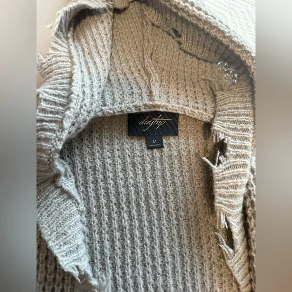 Daytrip gray Hooded Cardigan - Picture 5 of 7